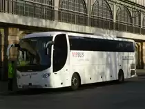 Ein Scania der Prima Klima Reisen im Auftrag für FlixBus als Linie 270 nach Warnemünde.Bustyp war mir unbekannt, für Hilfe wäre ich dankbar. 01.12.2019 Dresden Hbf