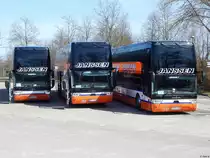 Drei Van Hool TX27 von Janssen Reisen aus Deutschland in Waren am 07.04.2018