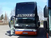 Van Hool TX27 von Janssen Reisen aus Deutschland in Waren am 07.04.2018