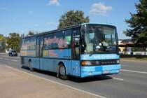 Bus Rodewisch / Bus Vogtland: Setra S 213 UL (ASZ-KM 40) vom Omnibusbetrieb E. Meichsner GmbH, aufgenommen im Oktober 2019 am Busbahnhof von Rodewisch.