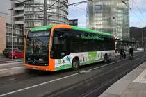 RNV Mercedes Benz eCitaro Wagen 8500 am 22.12.19 in Heidelberg auf der Linie 20 am Hauptbahnhof