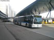 Mercedes CitaroII G Nr. 82 am 14.12.08 auf der Linie 759 beim Flughafen Z�rich. Wegen des Sonntagsverkaufs im Zentrum Glatt waren an diesem Sonntag Gelenkbusse auf dem 759er...