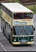 Besuch aus der Bundeshauptstadt:
MAN SD 200 (B-AA 3294) der BCT Berlin City Tour GmbH steht auf dem Busparkplatz an der Kaistraße in Kiel.
Aufgenommen von der Gablenzbrücke.
[2.8.2019 | 16:25 Uhr]