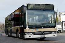 Der Citaro Facelift Nr. 53 des AZZK beim Bahnhof Küsnacht ZH am warten.