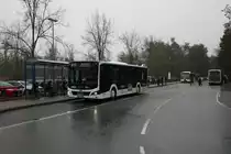 Nagelneuer Becker Reisen MAN Lions City Hybrid der für die Stadtwerke Neu-Isenburg fährt am 02.01.20 in Neu-Isenburg Bhf Westseite 