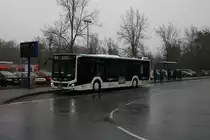 Nagelneuer Becker Reisen MAN Lions City Hybrid der für die Stadtwerke Neu-Isenburg fährt am 02.01.20 in Neu-Isenburg Bhf Westseite 