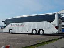 Setra 516 HD von Buckting aus Deutschland im Stadthafen Sassnitz am 29.04.2018