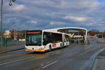 Mainzer Mobilität Mercedes Benz Citaro 2 G Wagen 949 am 18.01.20 auf der Theodor Heuss Brücke die zur Zeit für Autos gesperrt ist
