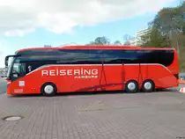 Setra 516 HD von Reisering Hamburg aus Deutschland im Stadthafen Sassnitz am 01.05.2018