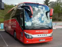 Setra 516 HD von Reisering Hamburg aus Deutschland im Stadthafen Sassnitz am 01.05.2018