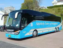 Setra 517 HD von Aakirkeby Turist- og Selskabskørsel aus Dänemark im Stadthafen Sassnitz am 03.05.2018