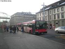 Volvo 252 am 23.12.08 beim Bahnhof Bern. Derweil ist die Linie 11 wegen einer Baustelle mindestens ein Jahr lang auf Autobus umgestellt. Sogar im SBB Fahrplan ist die Linie 11 als Autobuslinie hinterlegt.