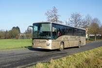 Bus Rheinland-Pfalz / Bus Dierdorf: Mercedes-Benz Integro der Bischoff Touristik GmbH & Co. KG, aufgenommen im Dezember 2019 im Stadtgebiet von Dierdorf (Landkreis Neuwied).