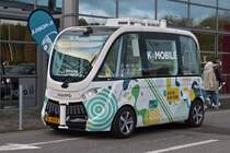 SL 8804, NAVYA Selbstfahrender Minibus, von Sales Lentz, gesehen beim Einkaufszentrum im Pommerloch. 11.2019