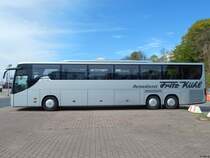 Setra 417 GT-HD von Fritz Kühl aus Deutschland im Stadthafen Sassnitz am 05.05.2018