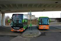 FlixBus Setra 5000 und Mercedes Benz Tourismo am 01.03.20 in Ludwigshafen Hbf 