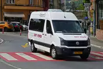 EW 2837 VW Crafter I von Erny Wewer, fährt am bahnhof in Ettelbrück vorbei. 23.04.2019