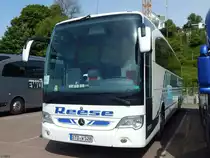 Mercedes Travego von Reese Reisen aus Deutschland im Stadthafen Sassnitz am 21.05.2018