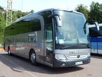 Mercedes Travego von EWÜ Bustouristik aus Deutschland im Stadthafen Sassnitz am 21.05.2018