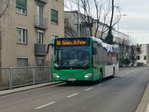 Graz. Der ÖBB Postbus BD 15810 fuhr am 04.03.2020
auf der Linie 66, hier bei der Hasenheide. Die Linie 66 gibt es seit Anfang
Schuljahr 2019/2020. Weil sich die Lieferung von
neuen Bussen verzögerte, kamen zuerst Solaris Urbino
aus Tirol zum Einsatz. Seit November verkehren nun C2 €6
auf der Linie 66. Insgesamt wurden 7 Wägen bestellt, 
wovon dieser als Einziger noch nicht foliert wurde. 