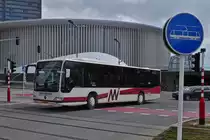 EW 2822, Mercedes Benz Citaro von Erny Wewer, fährt an der Philharmonie in der Stadt Luxemburg vorbei. 04.03.2020