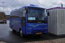 SB 3333, Otokar Navigo von Voyages Schiltz, steht am Bahnhof in Wilwerwiltz. 04.03.2020