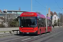 Volvo Hybrid 886, auf der Linie 10, überquert die Kornhausbrücke. Die Aufnahme stammt vom 24.02.2020.