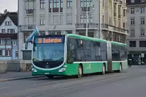 Mercedes Citaro 7020, auf der Linie 38, überquert die Mittlere Rheinbrücke. Die Aufnahme stammt vom 28.02.2020.
