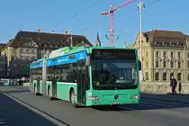 Mercedes Citaro 727, auf der Linie 38, überquert die Mittlere Rheinbrücke. Die Aufnahme stammt vom 28.02.2020.