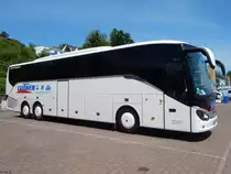 Setra 516 HD von Arzt aus Deutschland im Stadthafen Sassnitz am 21.05.2018