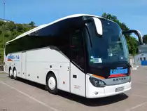 Setra 516 HD von Arzt aus Deutschland im Stadthafen Sassnitz am 21.05.2018