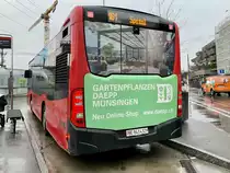 Heckansicht des Bernmobil MB C2 K 432 am 5.3.20 beim Bahnhof Münsingen.