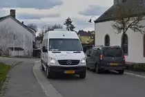 VB 9940, Mercedes Benz Sprinter von Autocars Bollig, gesehen in Erpeldange. 20.03.2019
