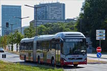 YB 6893, Volvo Hybrid Gelenkbus des CFL, aufgenommen in den Straßen der Stadt Luxemburg. 02.08.2019