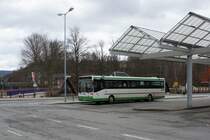 Bus Schwarzenberg / Bus Erzgebirge: Mercedes-Benz O 407 (ERZ-RV 681) der RVE (Regionalverkehr Erzgebirge GmbH), aufgenommen im Februar 2020 am Bahnhof von Schwarzenberg / Erzgebirge.