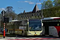 DC 9538, Mercedes Benz Citaaro von Demy Cars, hält in der Stadt Luxemburg bei einer Ampel. 29.03.2019