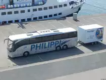 Mercedes Tourismo von Philippi aus Deutschland mit Anhänger im Stadthafen Sassnitz am 03.06.2018