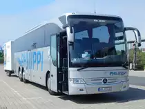 Mercedes Tourismo von Philippi aus Deutschland mit Anhänger im Stadthafen Sassnitz am 03.06.2018