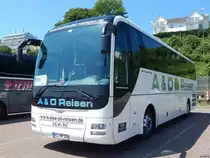 MAN Lion's Coach von Bushandel Röttgen und angemietet von A&O Reisen aus Deutschland im Stadthafen Sassnitz am 03.06.2018
