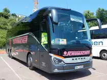 Setra 516 HD von Schumacher aus Deutschland im Stadthafen Sassnitz am 03.06.2018