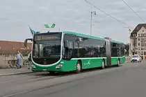 Mercedes Citaro 7010, auf der Linie 34, überquert die Mittlere Rheinbrücke. Die Aufnahme stammt vom 14.03.2020.