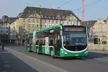 Mercedes Citaro 7006, auf der Linie 34, überquert die Mittlere Rheinbrücke. Die Aufnahme stammt vom 28.03.2020.
