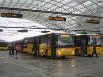 Postauto/Regie Chur GR 107 702 (VanHool T915 Atlino) am 4.2.2020 beim Bhf. Chur