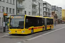 Wärend der Grossbaustelle zwischen Muttenz und Pratteln auf der Linie 14 werden Busse eingesetzt. Hier bedient der Mercedes Citaro 90 der BLT die Haltestelle beim Bahnhof Pratteln. Die Aufnahme stammt vom 30.03.2020.