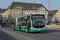 Mercedes Citaro 7025, auf der Linie 38, überquert die Mittlere Rheinbrücke. Die Aufnahme stammt vom 28.03.2020.
