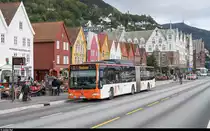 Skyss 8636 vor der Kulisse von Bryggen in Bergen am 21. August 2019.