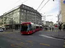 Bernmobil Nr. 42 (Hess Lightram 5 BGGT-22D DC) am 3.3.2020 kurz nach der Haltestelle Schanzenstrasse