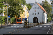 Skyss 8150 am 25. August 2019 am alten Stadttor in Bergen.