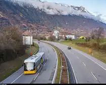 Postauto 10247 mit Anhänger am 30. November 2019 als Bahnersatz Interlaken - Lauterbrunnen bei Matten.