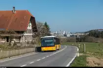 Postauto Wagen 4563 auf der Linie 570 nach Mühleberg am 4. April 2020 zwischen Bern Brünnen und Frauenkappelen.